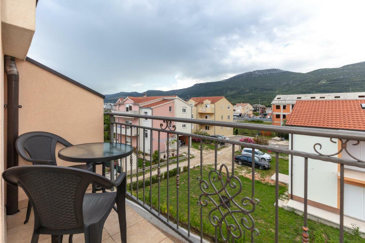 Villa Apartments Kordic Kaštela Zewnętrze zdjęcie