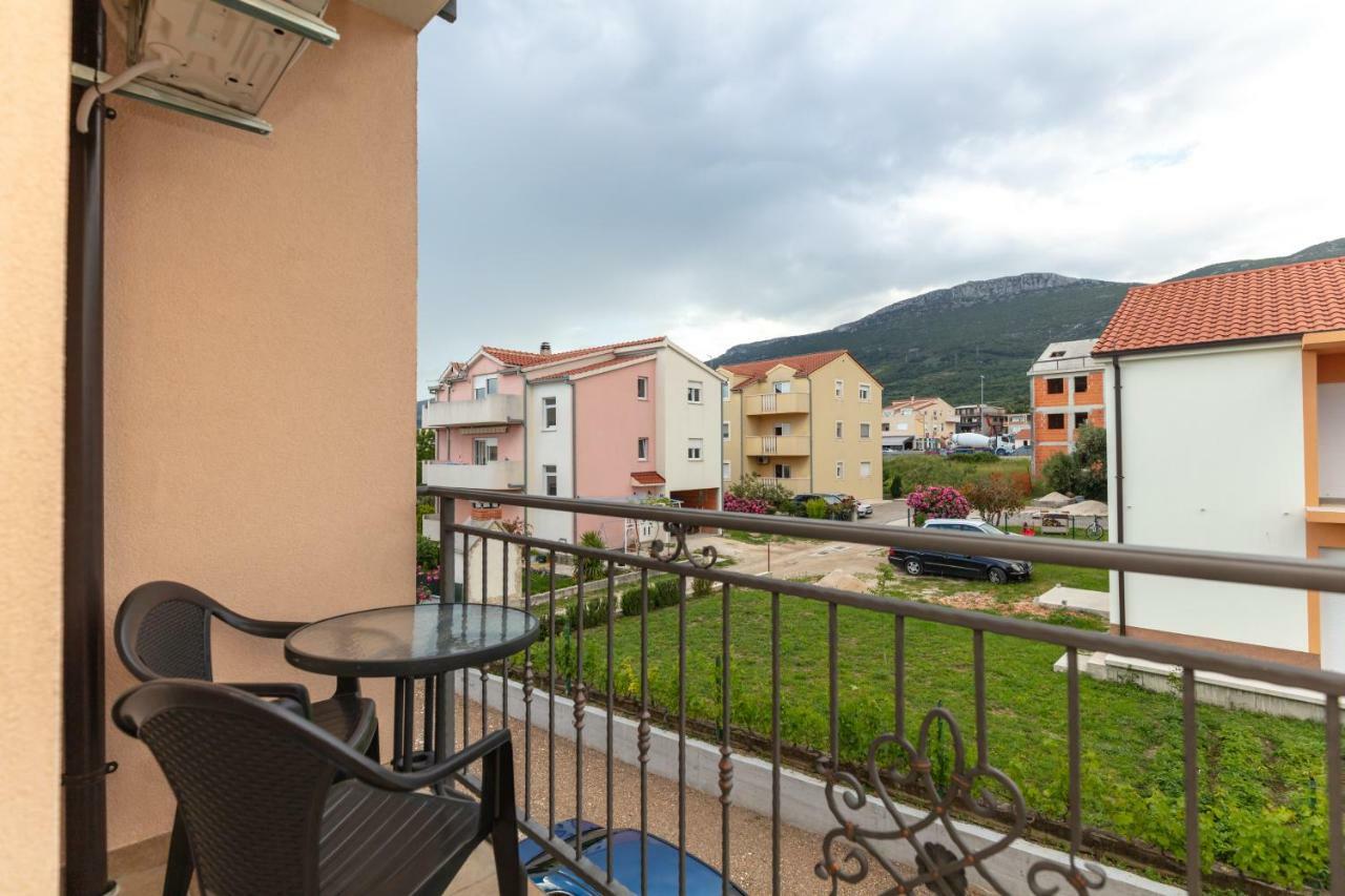 Villa Apartments Kordic Kaštela Zewnętrze zdjęcie