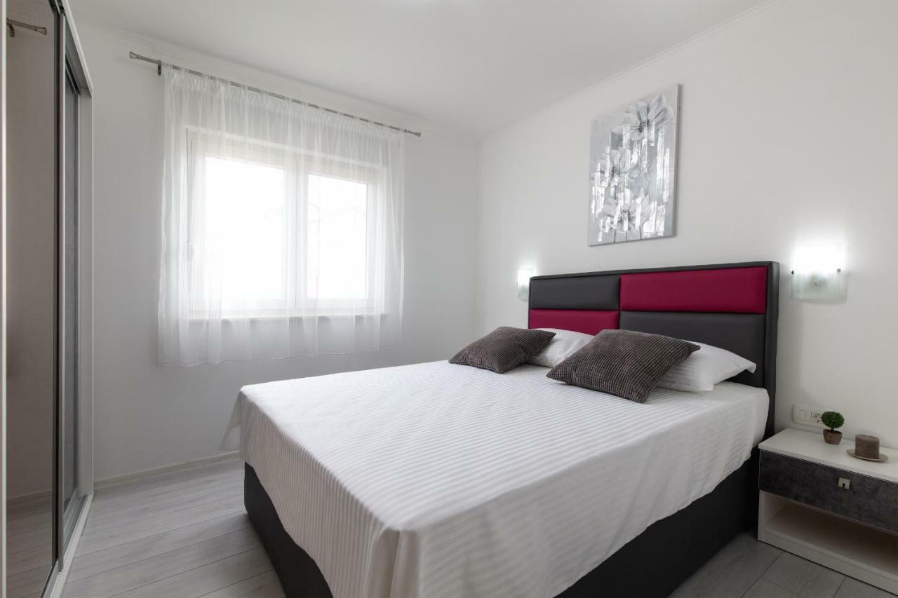 Villa Apartments Kordic Kaštela Zewnętrze zdjęcie