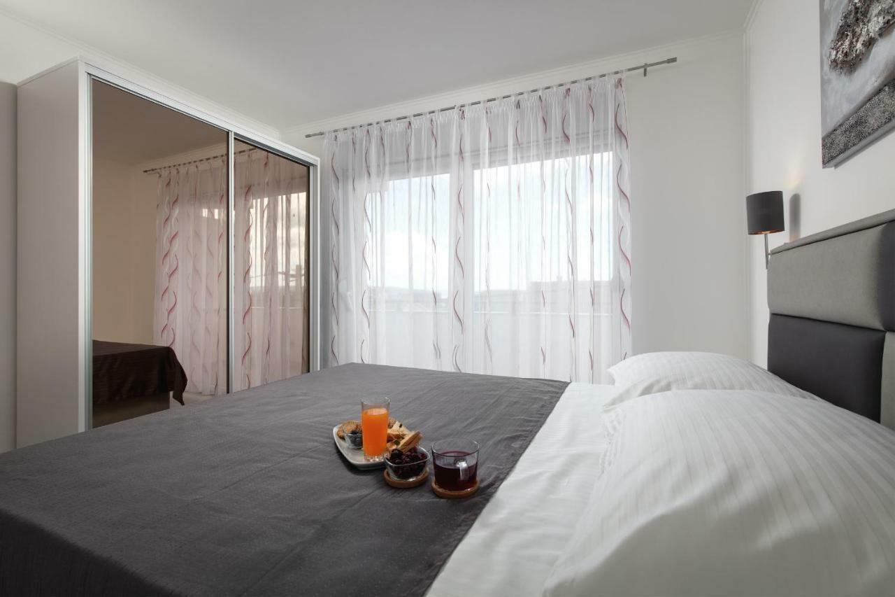 Villa Apartments Kordic Kaštela Zewnętrze zdjęcie