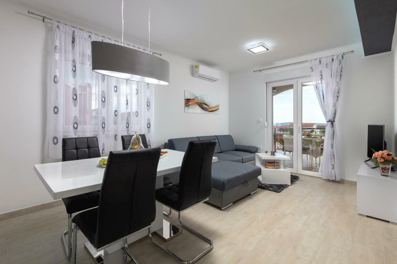 Villa Apartments Kordic Kaštela Zewnętrze zdjęcie